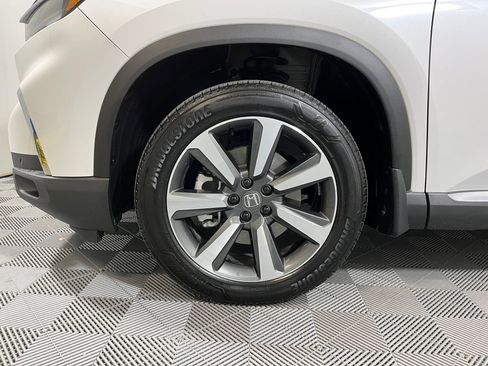 Certified 2025 Honda Pilot Elite image 9