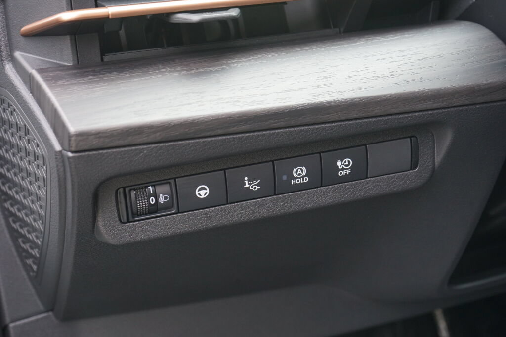 Used 2024 Nissan Ariya FWD image 19