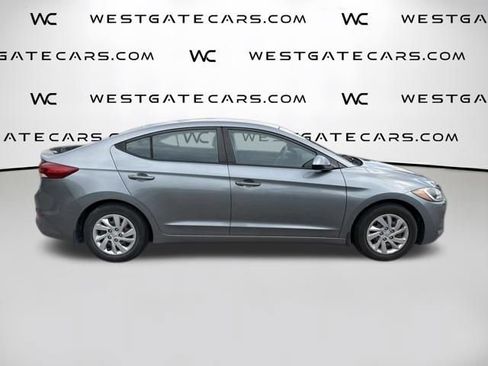Used 2018 Hyundai Elantra SE FWD image 5