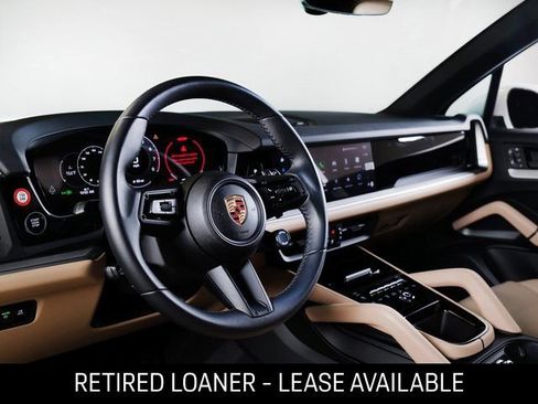 Certified 2025 Porsche Cayenne image 4