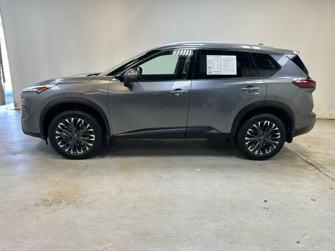 Certified 2025 Nissan Rogue SL w/ Tech Package AWD/4WD image 9