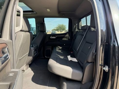 Used 2026 GMC Sierra 1500 SLT RWD image 13