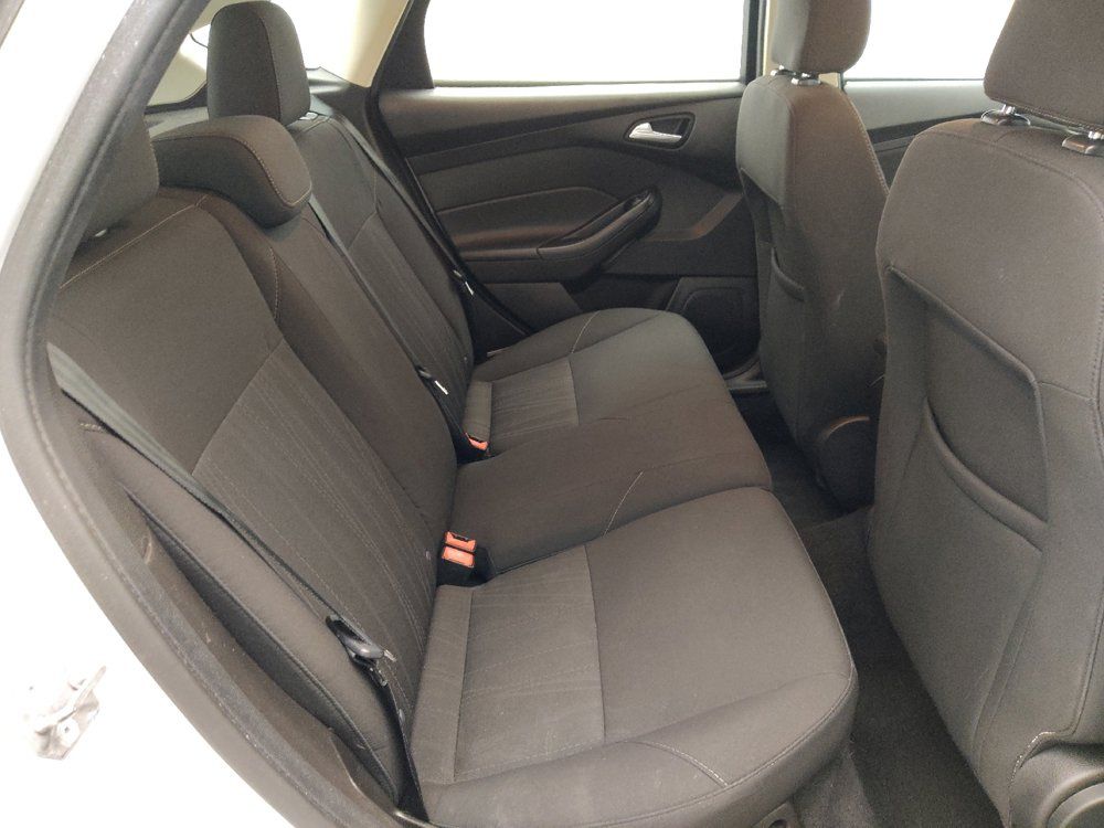 Used 2016 Ford Focus SE FWD image 19