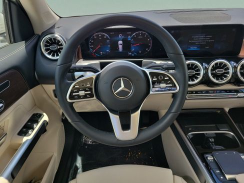 Used 2023 Mercedes-Benz GLB 250 image 13