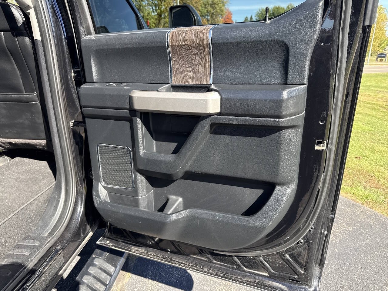 Used 2020 Ford F350 Lariat AWD/4WD image 38