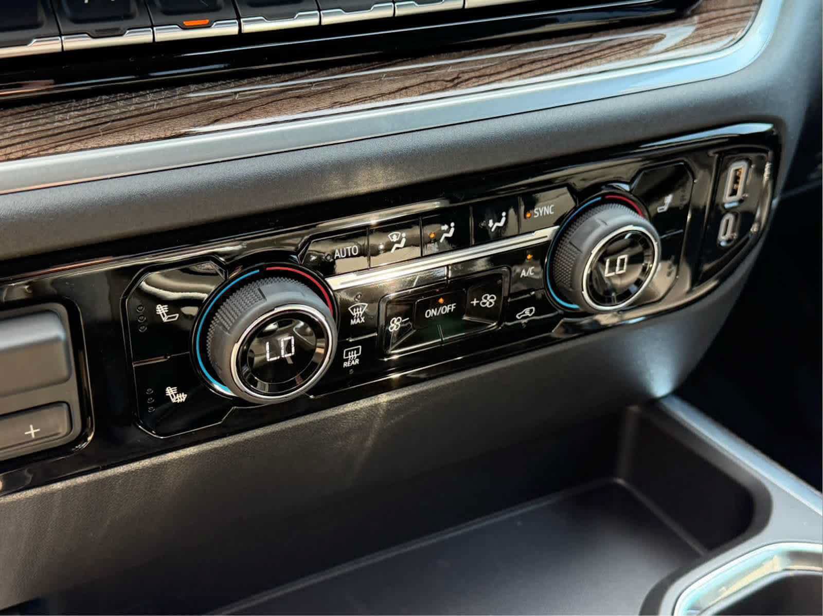 New 2026 Chevrolet Silverado 1500 RST AWD/4WD image 12