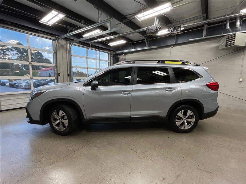 Used 2023 Subaru Ascent Premium w/ Convenience Package AWD/4WD image 2