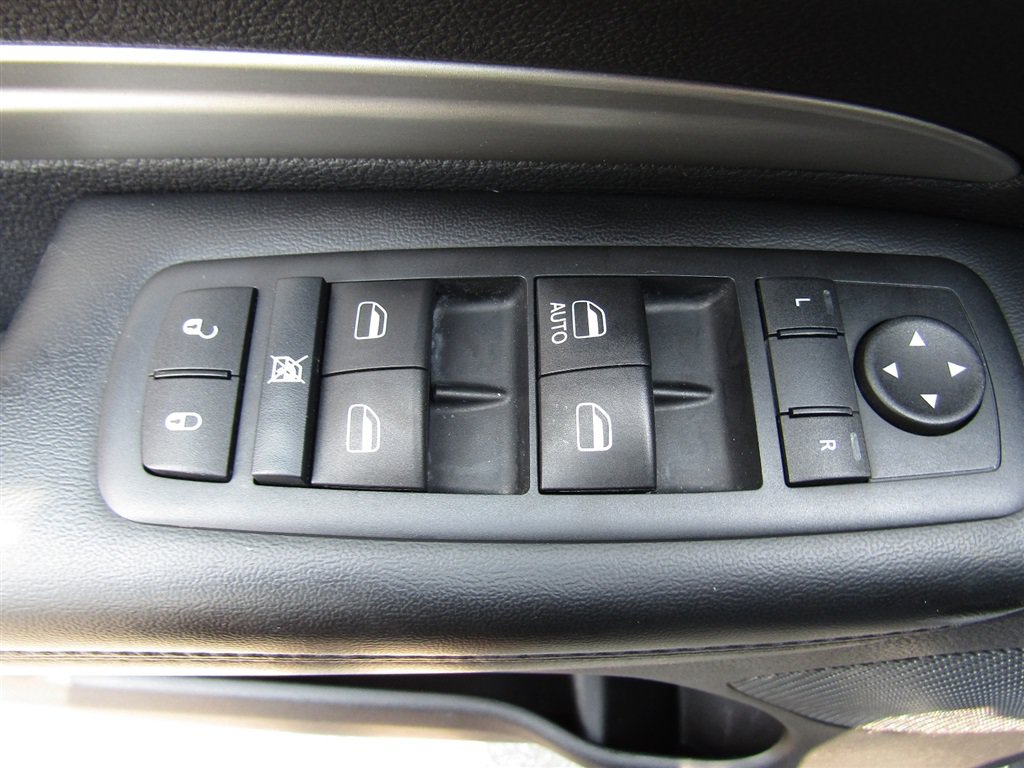 Used 2015 Dodge Durango SXT w/ Quick Order Package 23B AWD/4WD image 17