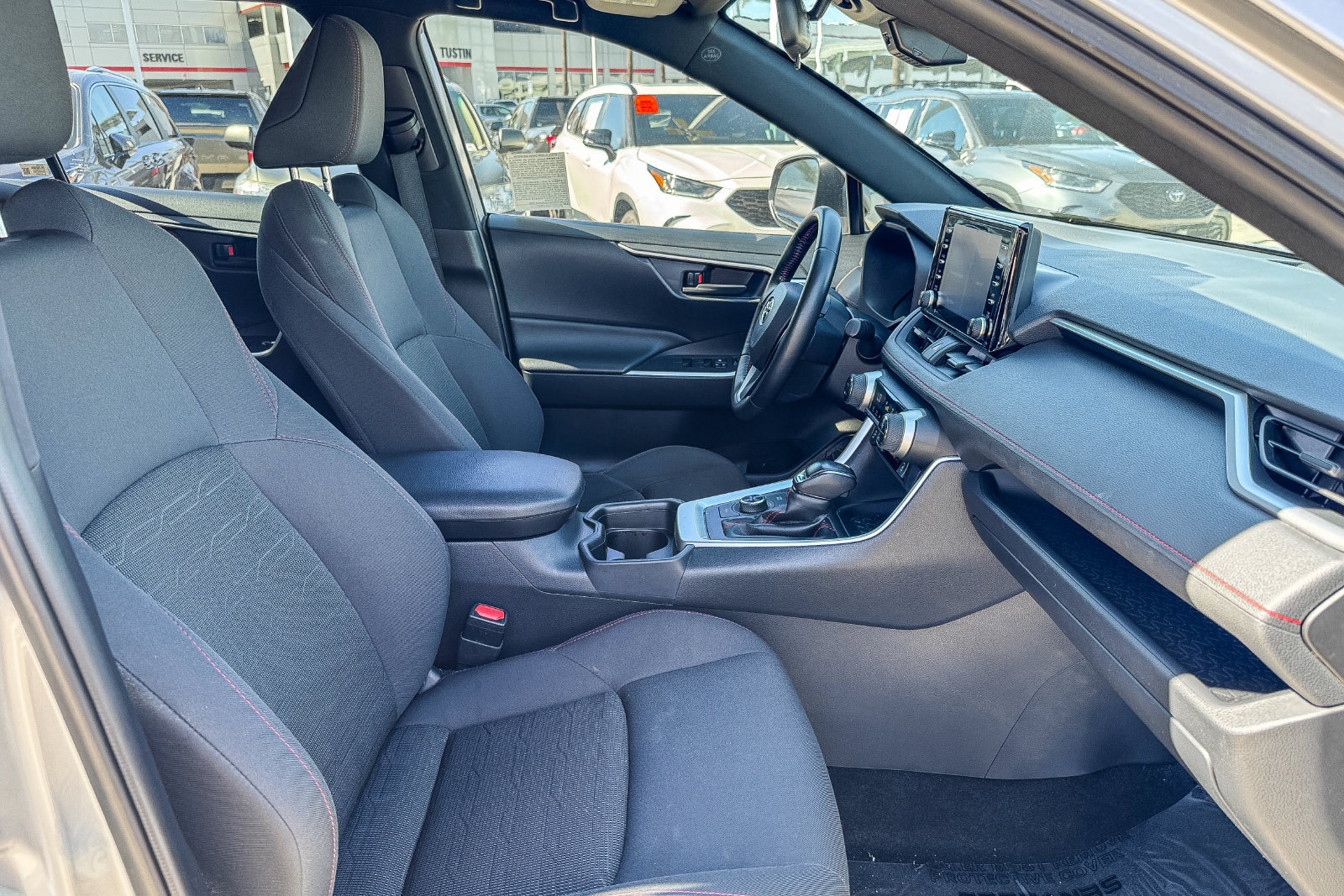 Used 2021 Toyota RAV4 SE w/ Weather & Moonroof Package AWD/4WD image 16
