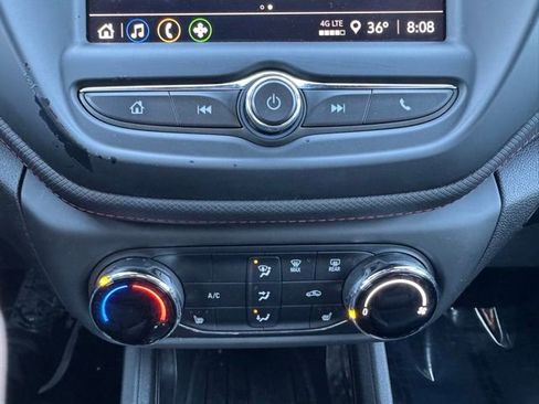 Used 2022 Chevrolet TrailBlazer RS AWD/4WD image 16