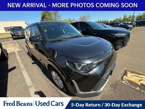 Used 2023 Kia Soul LX w/ LX Technology Package FWD image 14