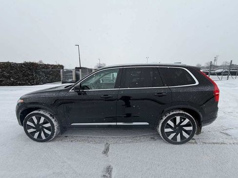 Used 2025 Volvo XC90 T8 Plus w/ Protection Package Premier image 8