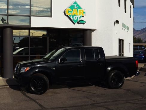 Used 2018 Nissan Frontier SV image 4