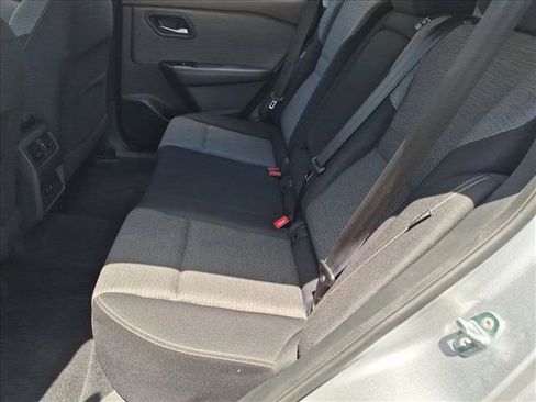 Used 2022 Nissan Rogue SV FWD image 18