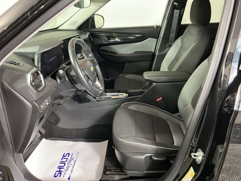 Used 2024 Chevrolet TrailBlazer LT w/ LT Cold Weather Package AWD/4WD image 9
