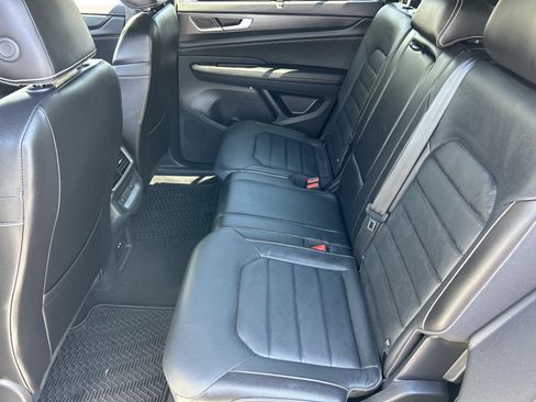 Certified 2024 Volkswagen Atlas Cross Sport SEL R-Line AWD/4WD image 15