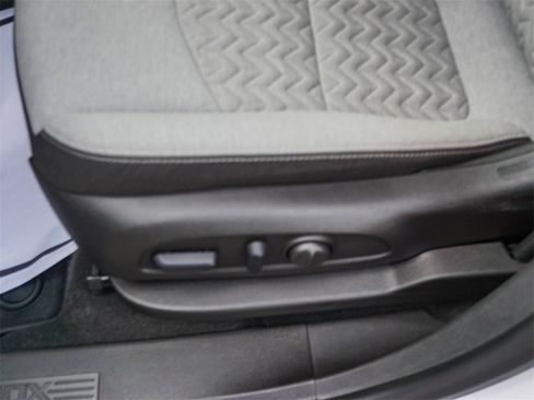 Certified 2024 Chevrolet Equinox LS w/ LS Convenience Package image 19