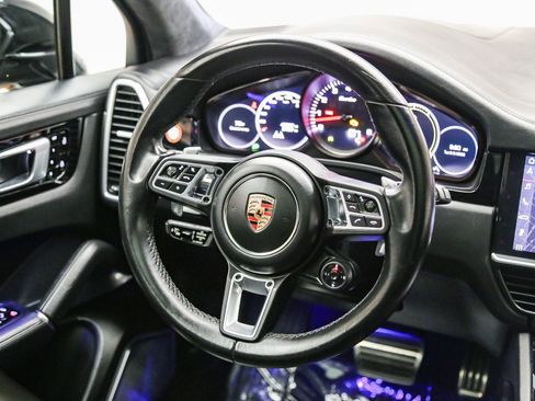 Certified 2020 Porsche Cayenne Turbo AWD/4WD image 18