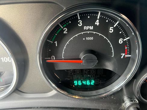 Used 2012 Jeep Wrangler Rubicon w/ PWR Convenience Group image 17