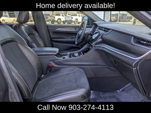 Used 2025 Jeep Grand Cherokee Altitude image 39