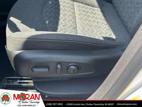 Certified 2022 Chevrolet Equinox LT FWD image 18