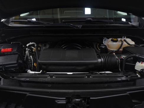 Used 2023 GMC Yukon XL SLT image 28