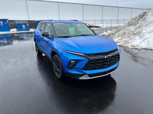Used 2025 Chevrolet Blazer LT w/ Midnight/Sport Edition image 9