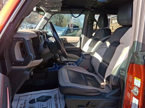 Used 2023 Ford Bronco Wildtrak image 14