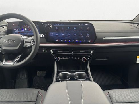 New 2026 Chevrolet Traverse Z71 w/ Driver Confidence Package image 11