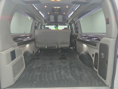 Used 2020 Chevrolet Express 2500 Extended w/ Enhanced Convenience Package image 7