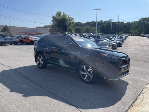 Used 2023 Toyota RAV4 SE w/ Weather & Moonroof Package AWD/4WD image 6