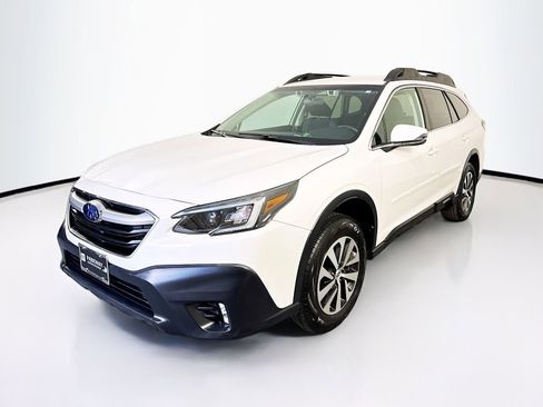 Used 2020 Subaru Outback Premium AWD/4WD image 3