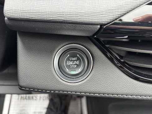 Used 2025 Buick Enclave Preferred w/ Power Package AWD/4WD image 24