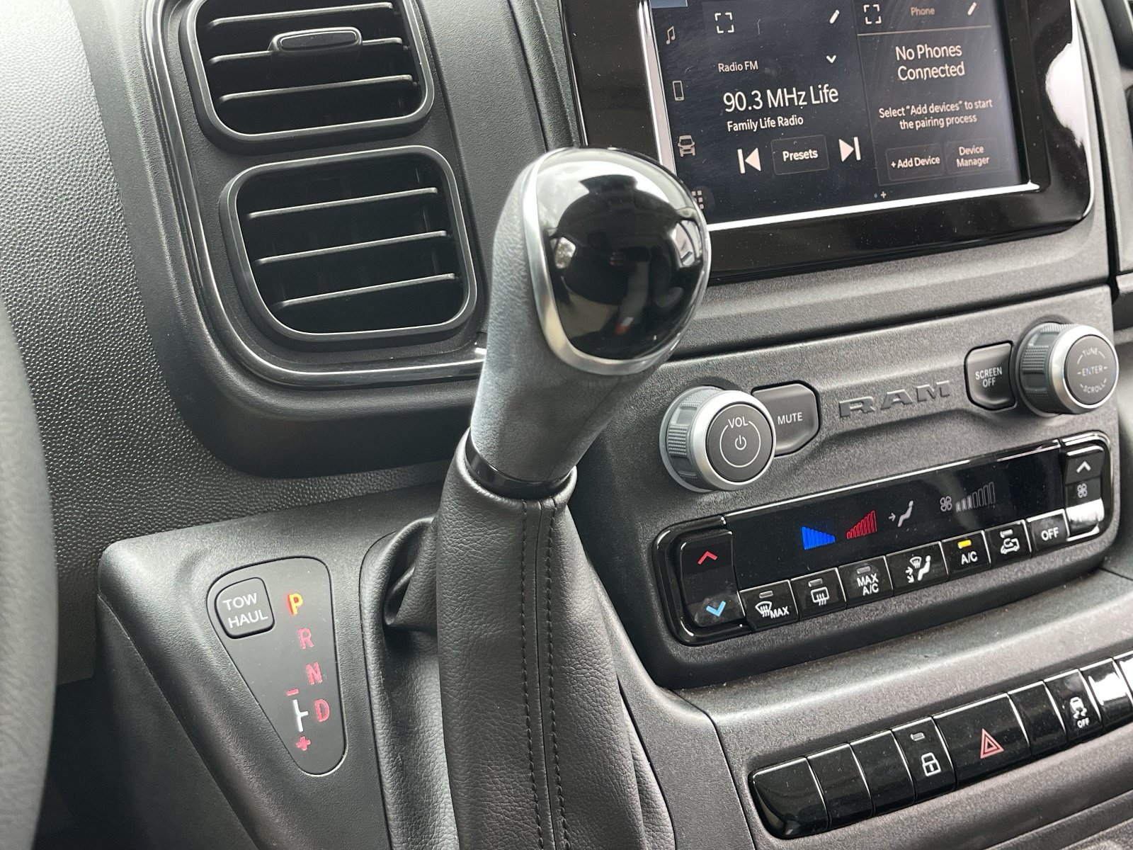 New 2024 RAM ProMaster 1500 w/ Convenience Group FWD image 15