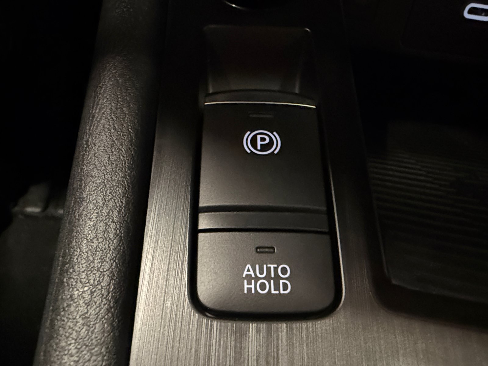 Used 2025 Nissan Kicks SV FWD image 32