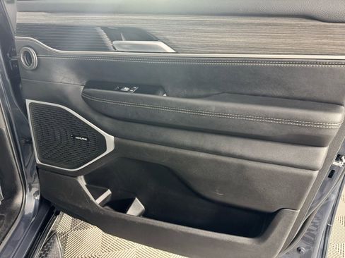 Used 2024 Jeep Wagoneer L Series II w/ Flexible Seating Group image 32