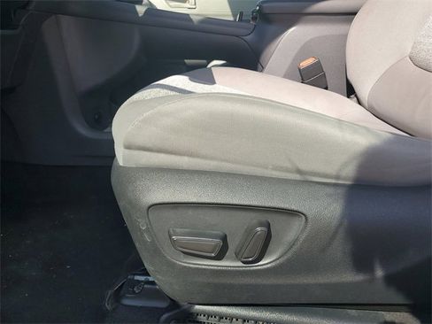 Used 2022 Toyota Sienna LE image 19