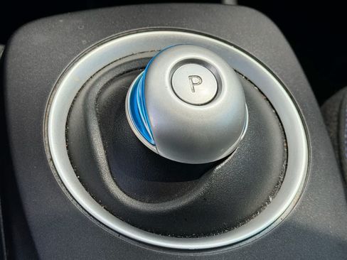 Certified 2017 Nissan Leaf S w/ Charge Package FWD image 19