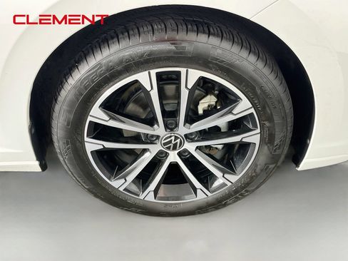 Used 2025 Volkswagen Jetta Sport FWD image 36