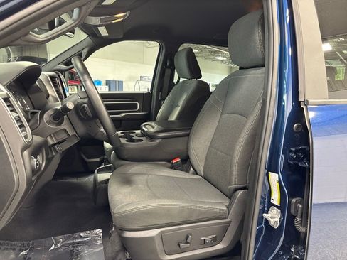 Used 2024 RAM 2500 Big Horn w/ Night Edition AWD/4WD image 9