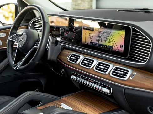 Used 2025 Mercedes-Benz GLE 350 4MATIC image 31