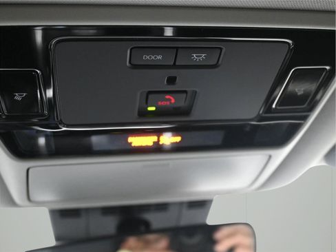 Used 2024 Toyota Grand Highlander XLE FWD image 17