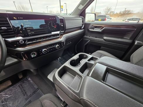 Used 2023 GMC Sierra 1500 SLE image 23