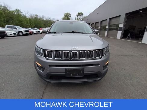 Used 2020 Jeep Compass Latitude w/ Cold Weather Group AWD/4WD image 7