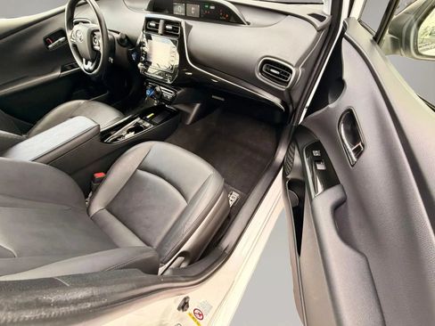 Used 2022 Toyota Prius XLE FWD image 9