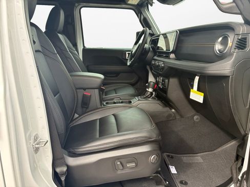 New 2026 Jeep Gladiator Sport image 24