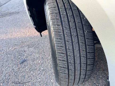 Used 2015 Nissan Pathfinder SV image 10