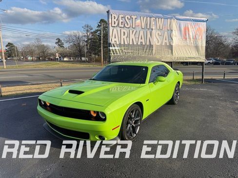 Used 2023 Dodge Challenger R/T w/ Plus Package image 1
