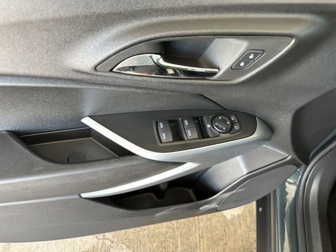 Used 2025 Chevrolet Trax LS w/ LS Convenience Package image 11