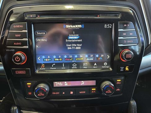 Used 2018 Nissan Maxima SR w/ Midnight Edition FWD image 16